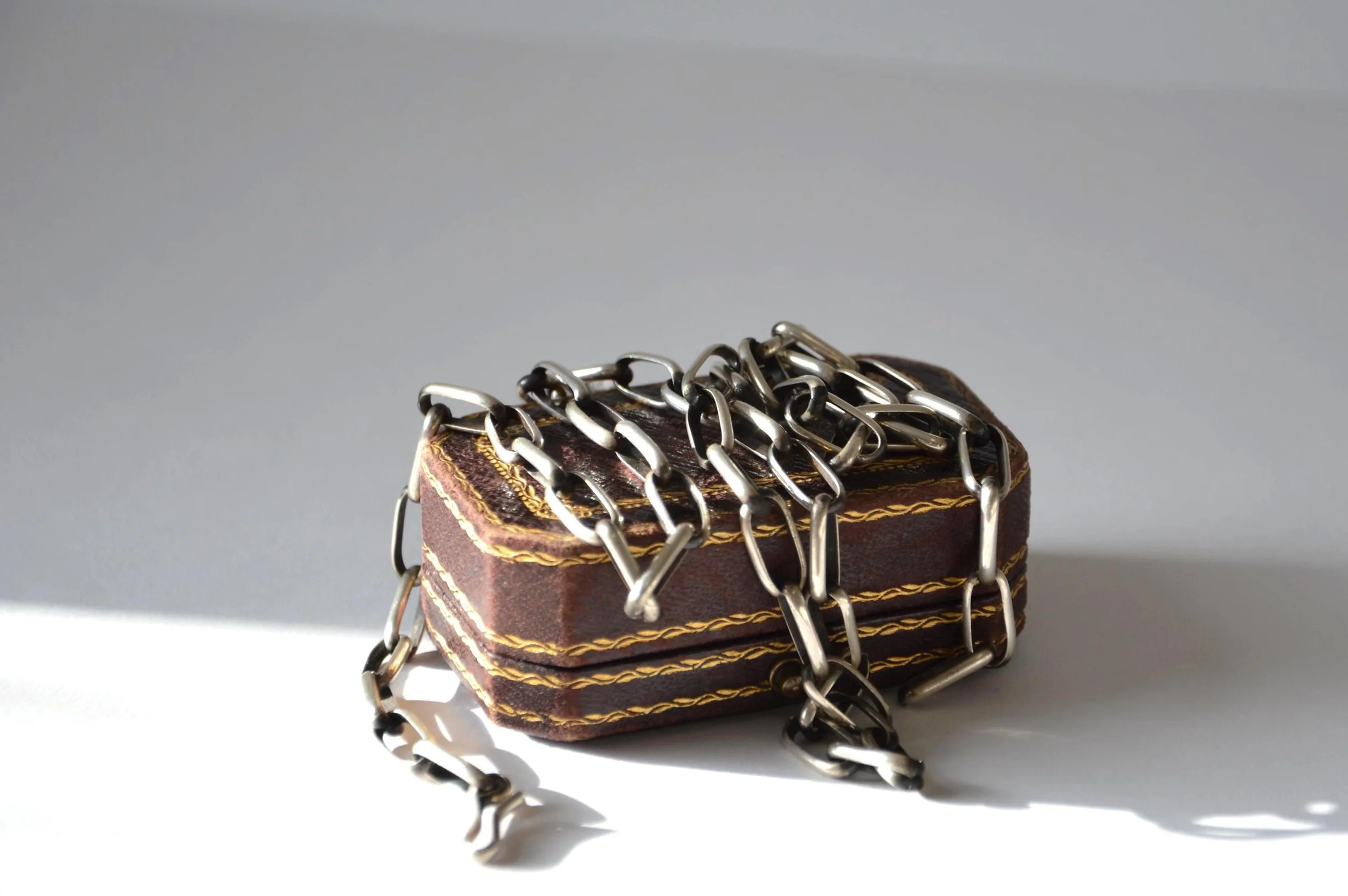 https://i.etsystatic.com/21152721/r/il/07aaa4/7661625000/il_fullxfull.7661625000_33dn.jpg