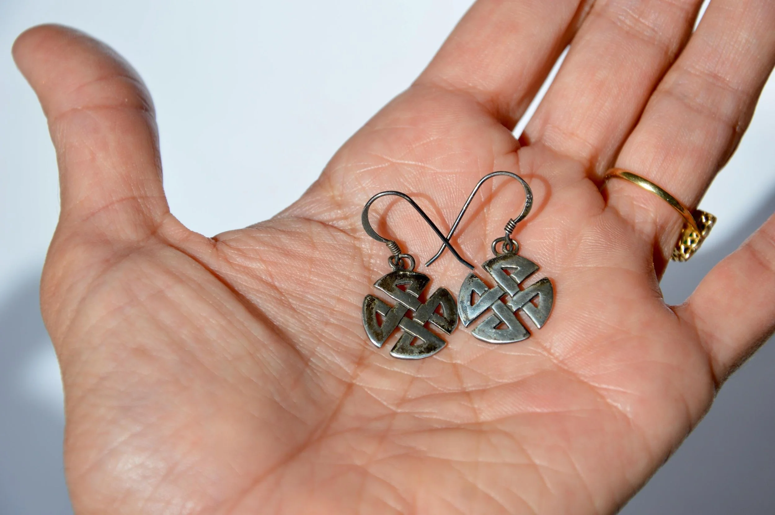 https://i.etsystatic.com/21152721/r/il/d06b5e/7941569856/il_fullxfull.7941569856_6ofo.jpg