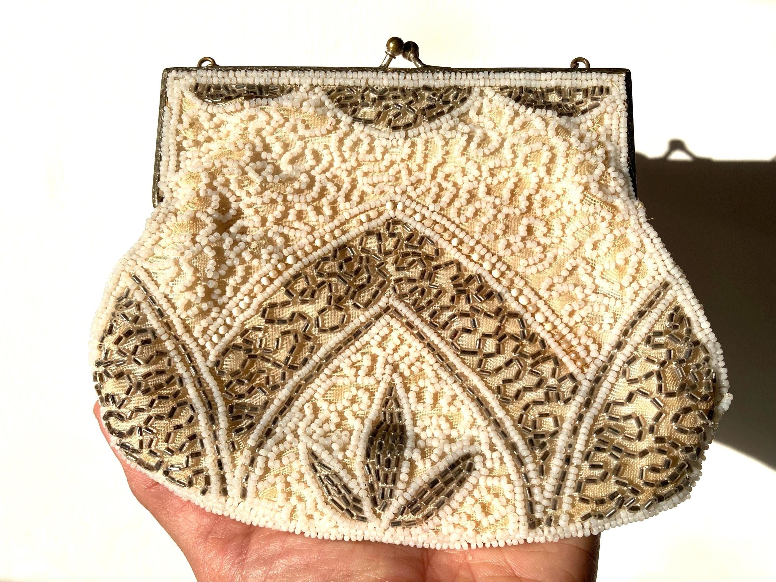 https://i.etsystatic.com/21152721/r/il/b52135/7641360794/il_fullxfull.7641360794_aubv.jpg