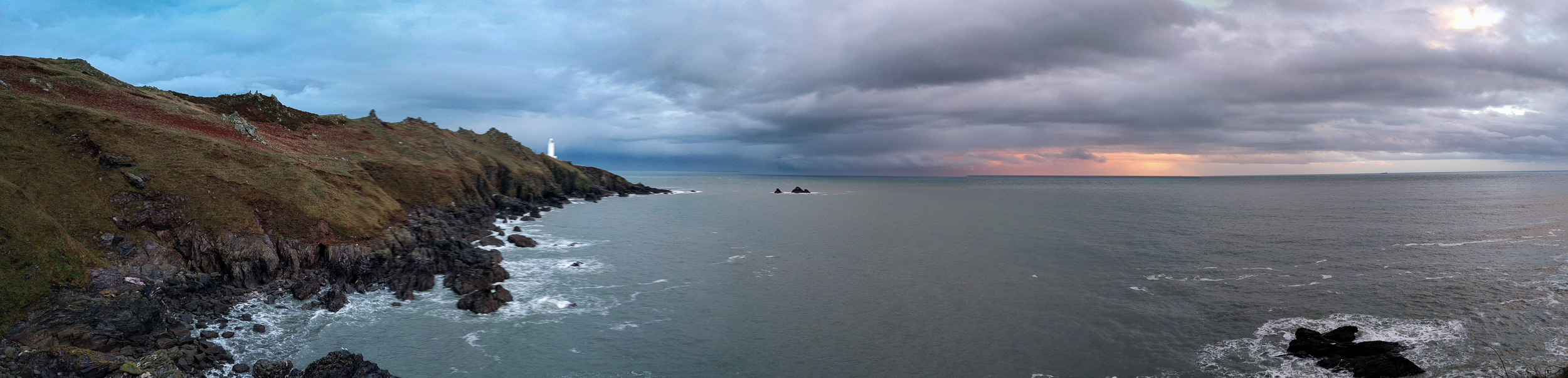 I managed to grab this quick panoramic using my Nexus 6p phone. It's not perfect but it shows the scene as it was.