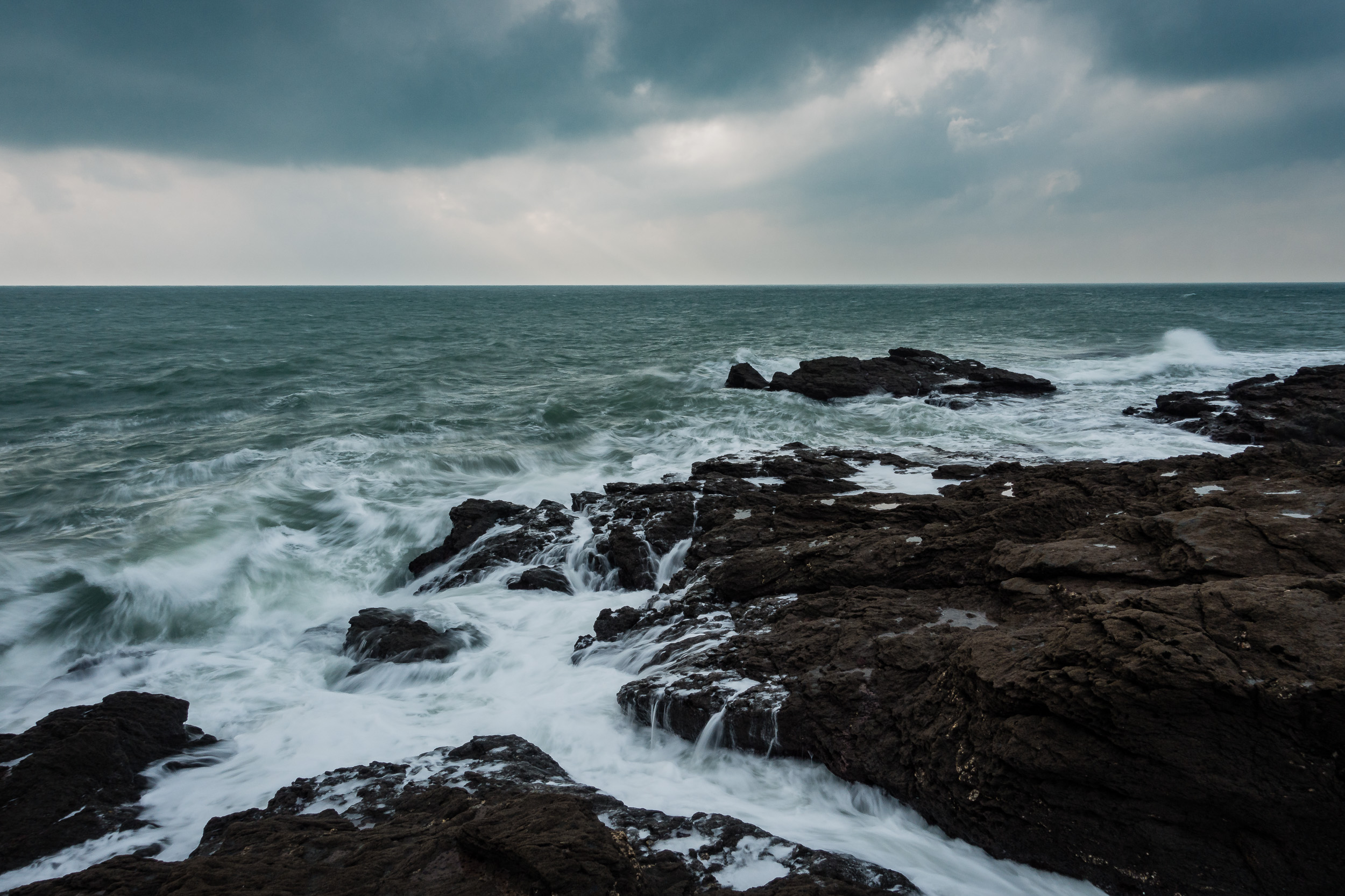 Sony RX100 M4, 8.8mm (24mm @ 35mm equiv), 1/4 sec @ f/11, ISO 80, in-camera ND filter on. Processed in Lightroom CC.