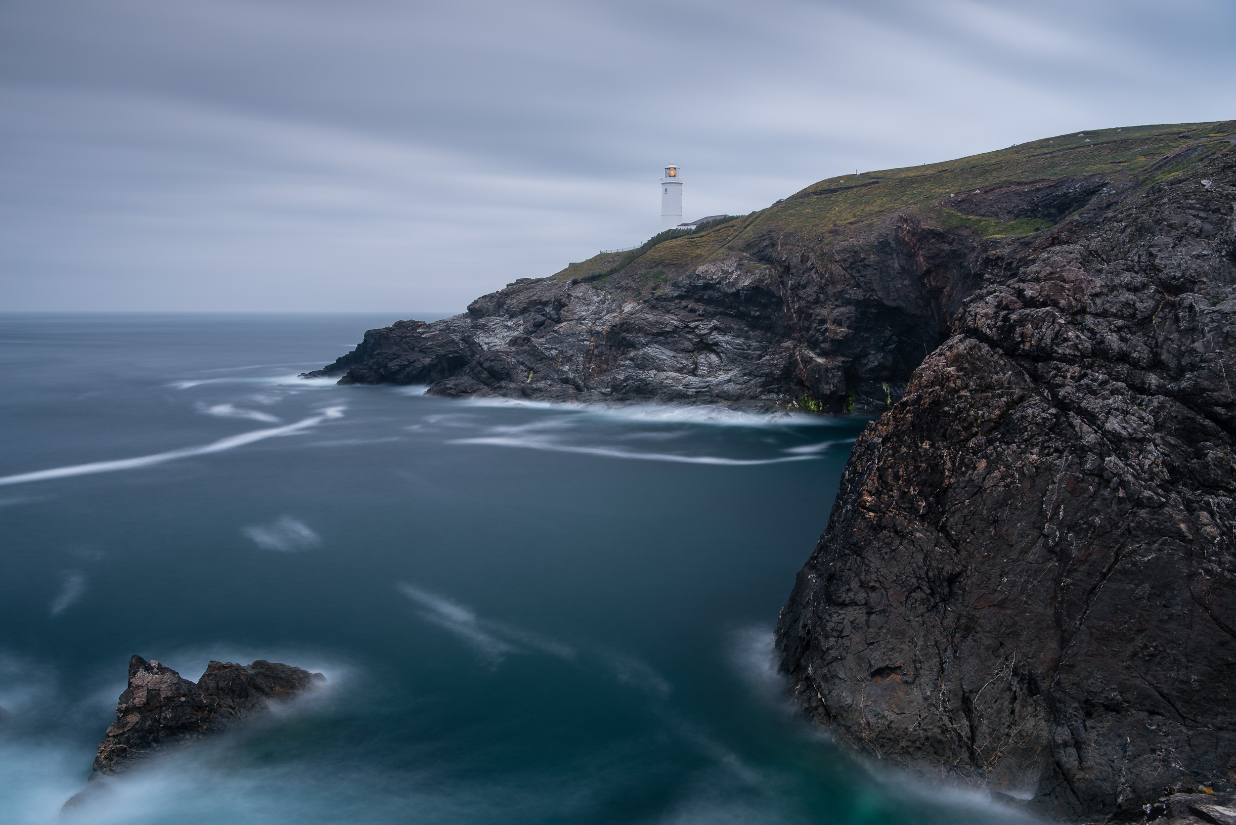 Nikon D750, Nikkor 24-70mm f/2.8 at 30mm, ISO 100, 121 seconds at f/11.