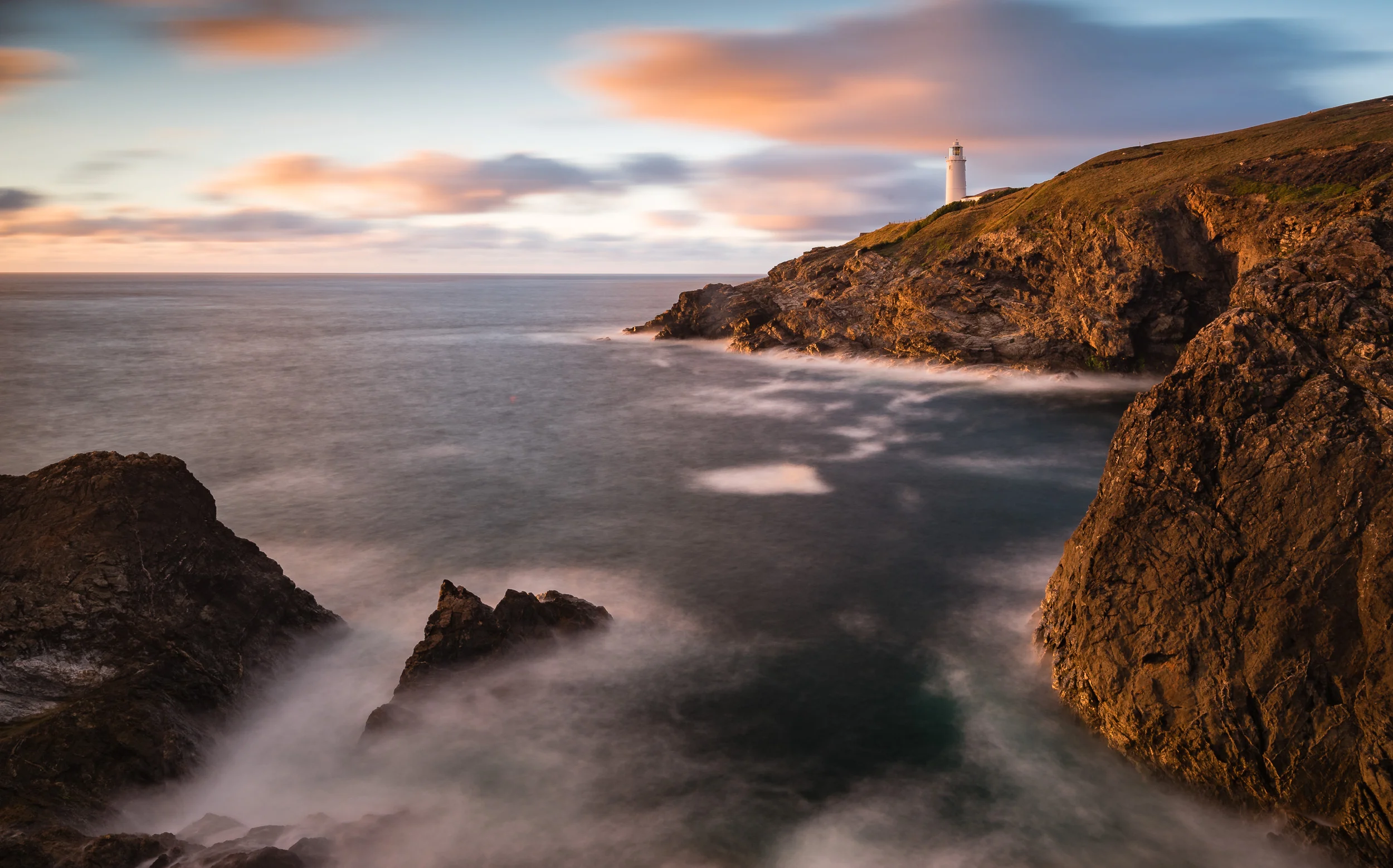 Nikon D750, Nikkor 16-35mm f/4 @ 22mm, 30 secs, ISO 100, f/16, Lee Filters circular polariser, ND grad.