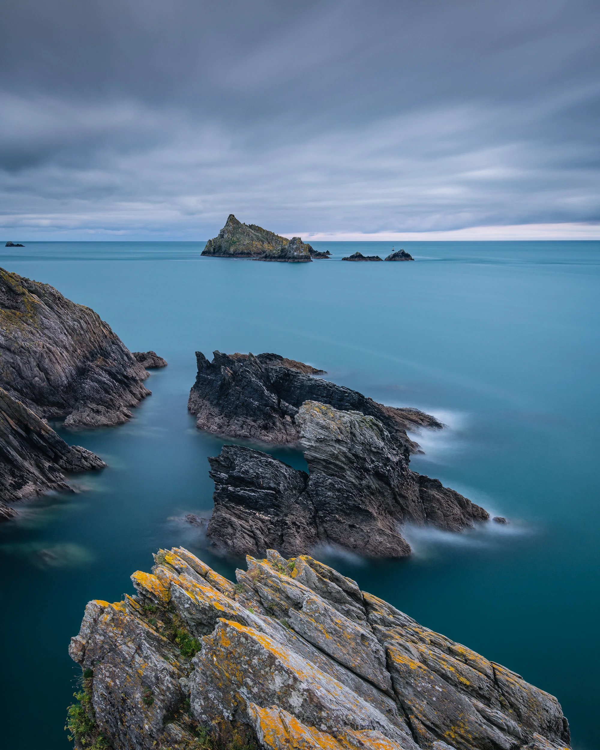 Nikon D850, Nikkor 16-35mm f/4 @ 29mm, ISO 64, 180 secs at f/10. Lee Filters circular polariser and 3 stop medium edge ND grad.