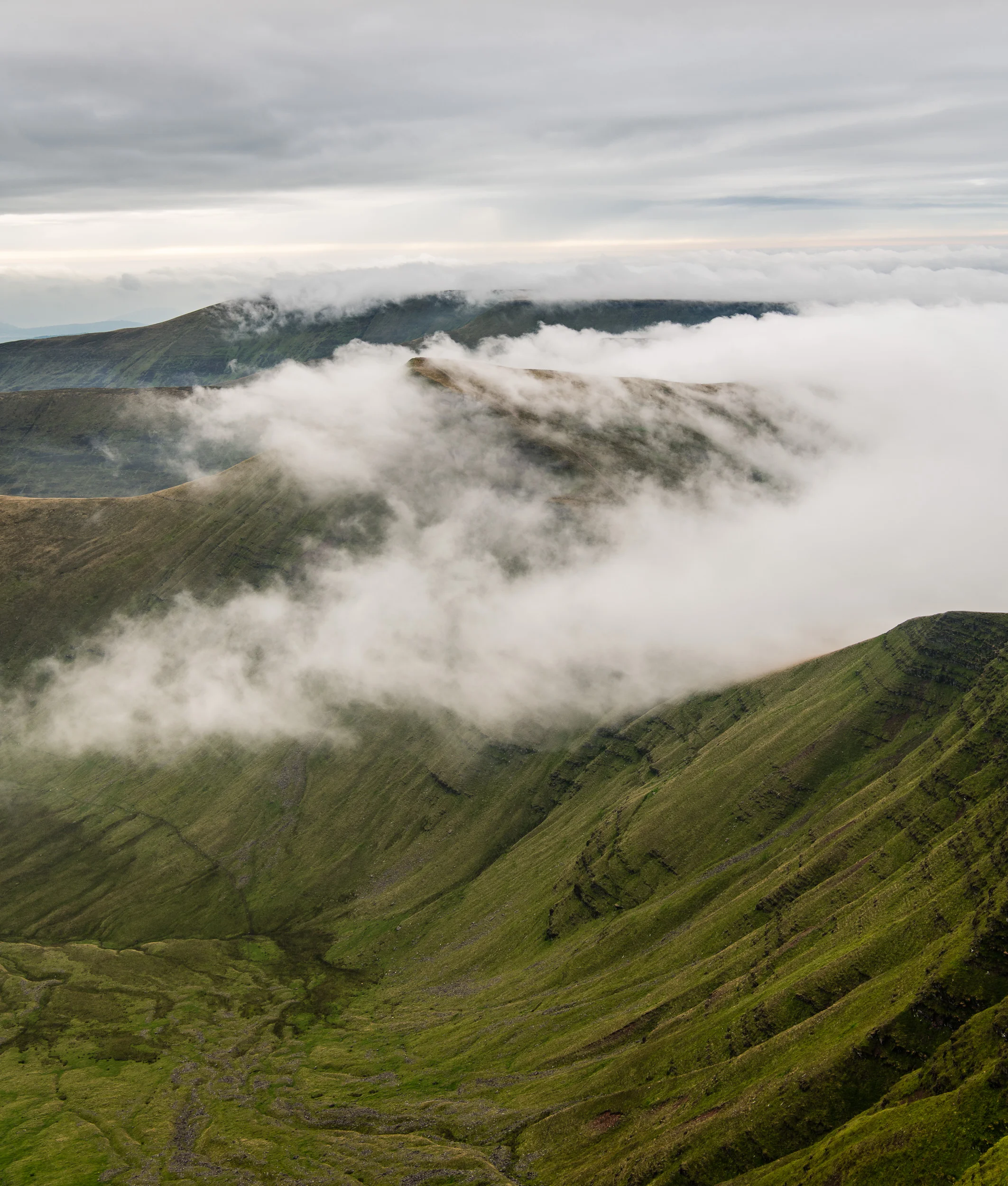 Creeping Clouds over Cribyn - Pen y Fan, Brecon Beacons, Wales: Nikon D850, Nikkor 24-70 mm f/2.8 VR at 34 mm, 1/80th sec at ISO 64, f/8.