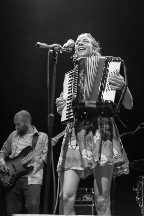 d2ed3-20140523-molotovjukebox-10.jpg