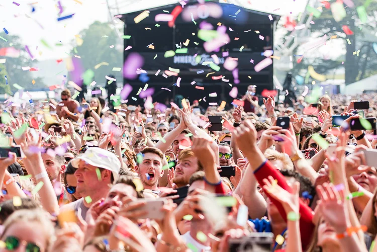 2a8a5-20160528-crowd-9969-01.jpg