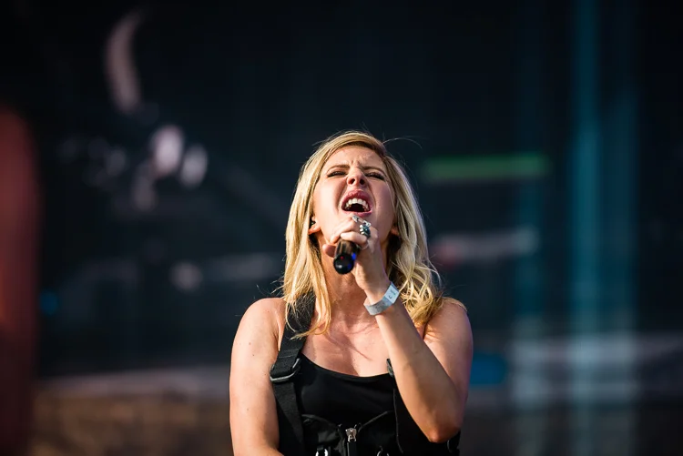 8dafe-20160529-elliegoulding-12812-14.jpg