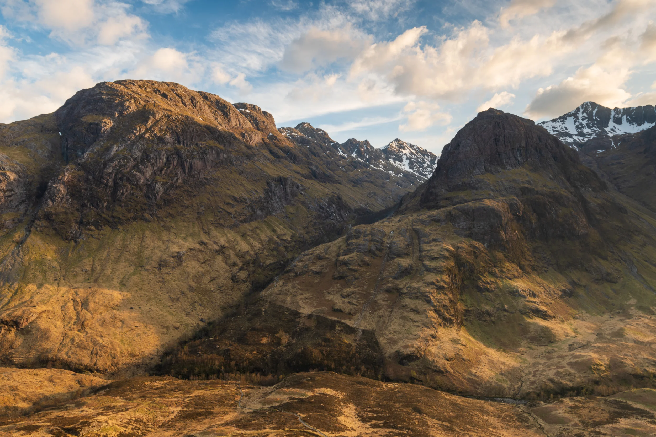 Beinn Fhada and Gearr Aonach, Glencoe, Scotland - Nikon D850, Nikkor 16-35 mm f/4 VR at 25 mm, f/10. 1/8th sec at ISO 64.