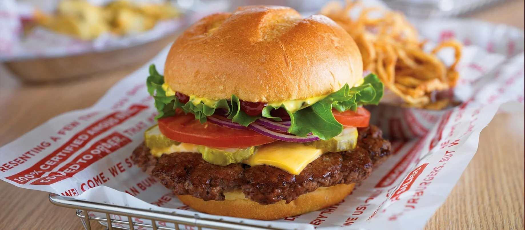 Smashburger-Brand-Experience-Photography-Big-Burger-1838x806.jpg