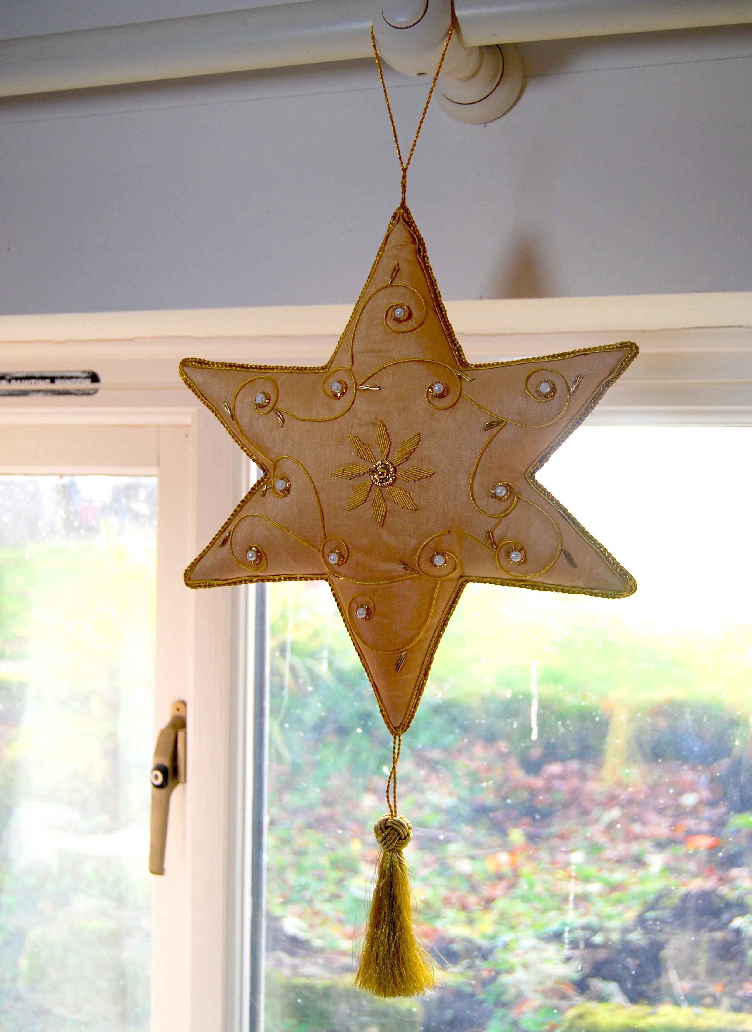 large gold star 2.jpg