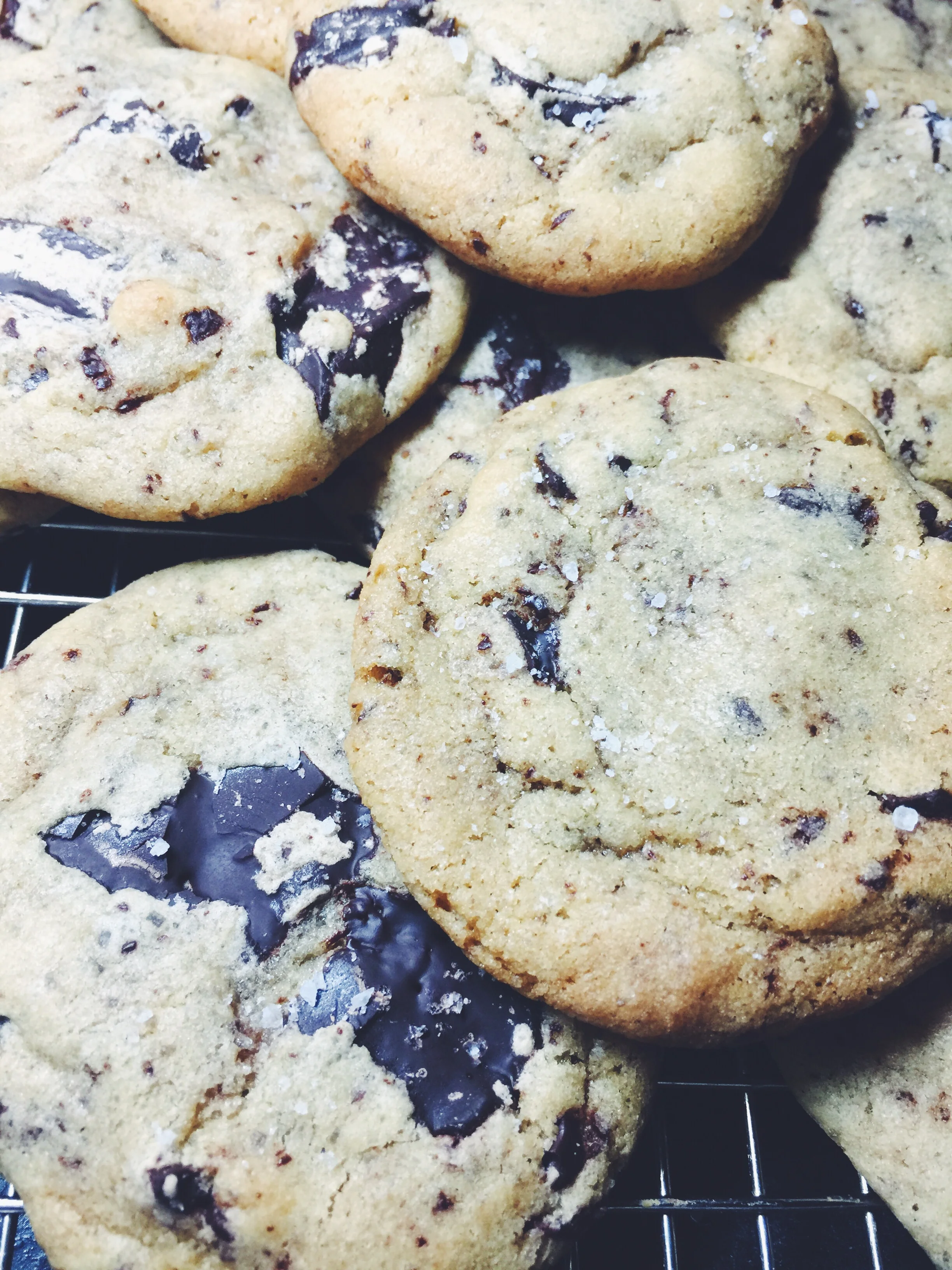 dark chocolate chunk cookies with sea salt