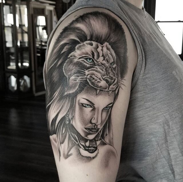 Hey guys what's up! Got to do this awesome tattoo on my homie Krystal it represents the strength of a woman! Hope that you guys like it stay healthy strong and safe! #jerseycity #tattoos #ink #inked @inkmaster @247inkmag @painfulpleasures