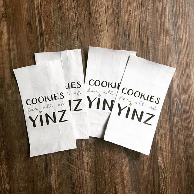 It&rsquo;s that time of year again Yinzers! If you don&rsquo;t have a Pittsburgh Cookie Table at your wedding, then you&rsquo;re definitely on my chip list 🖤💛🍪 #pittsburgh #yinz #yinzer #cookies #pgh #pitt