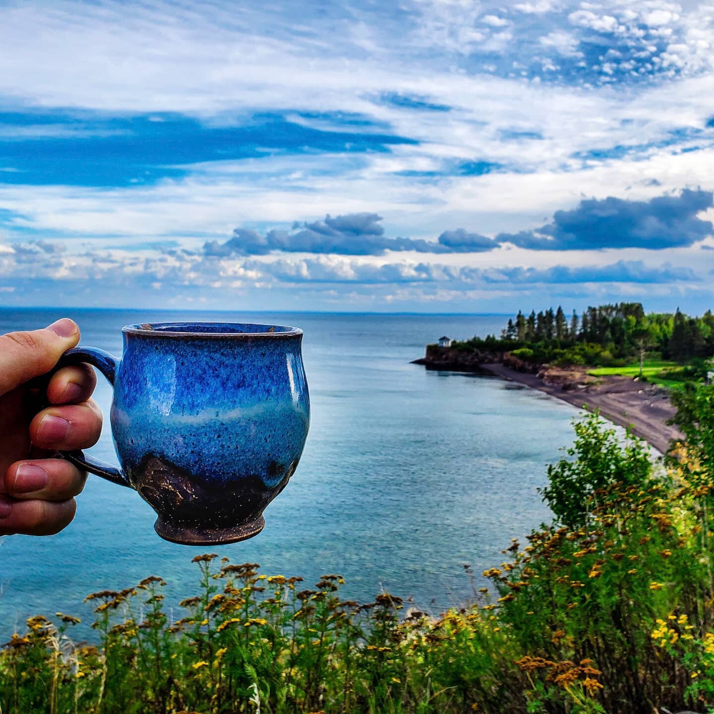 Getting lost in the North Shore with a mug
.
.
.
.
.
#travelphotography #mnwild #coffee #beach #hikevibes #mugshot #hike #potterylove #northshore #coffeelover #potterylife #hikelife #freshwater #natureshot #coffeeaddict #pottery #hikersofinstagram #t