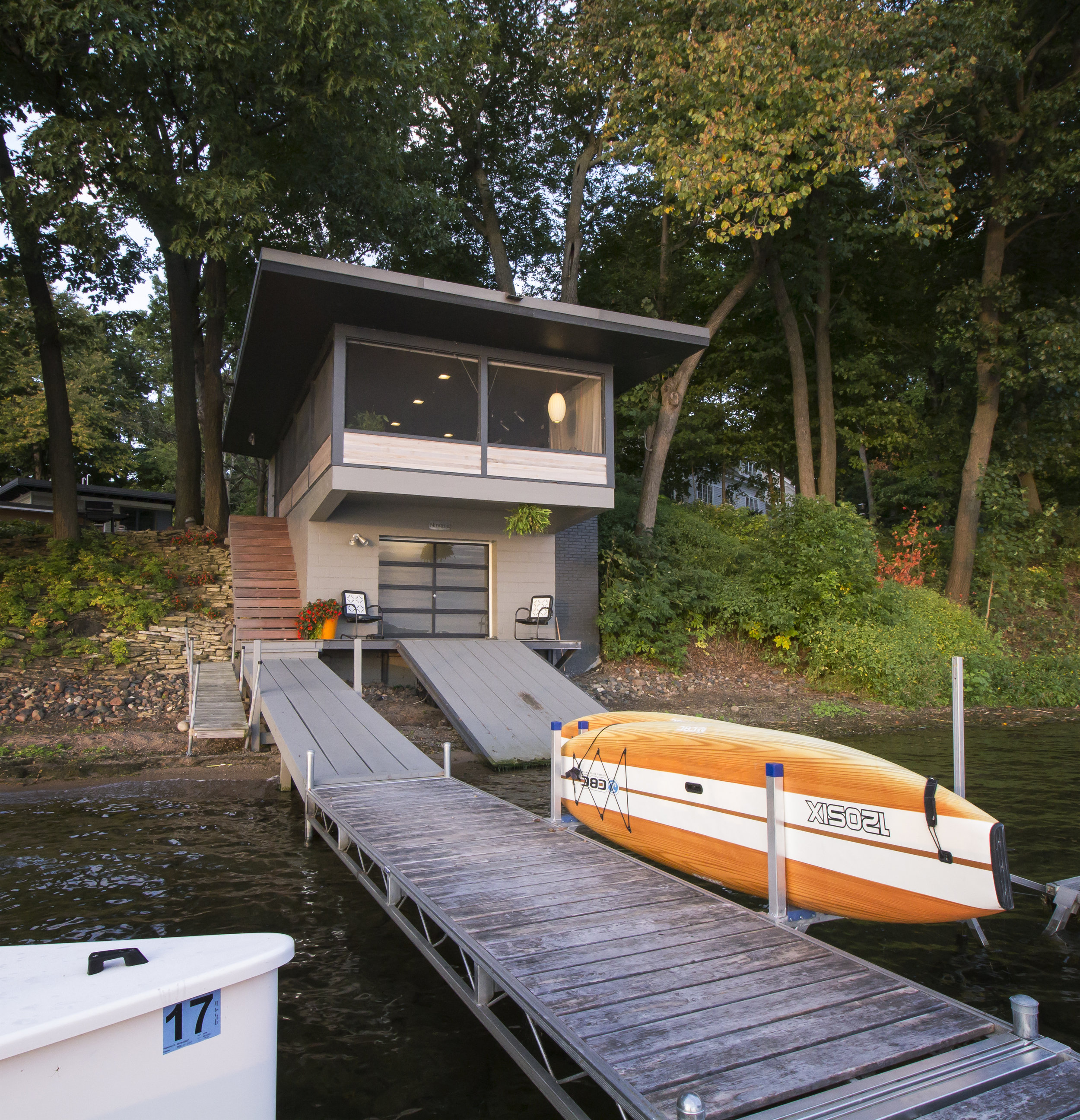 NewStudio Architecture updated this mid-century modern boathouse