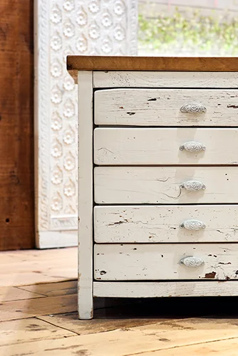 Detail of built-in cabinet at Free People in MOA, created in collaboration with NewStudio Architecture