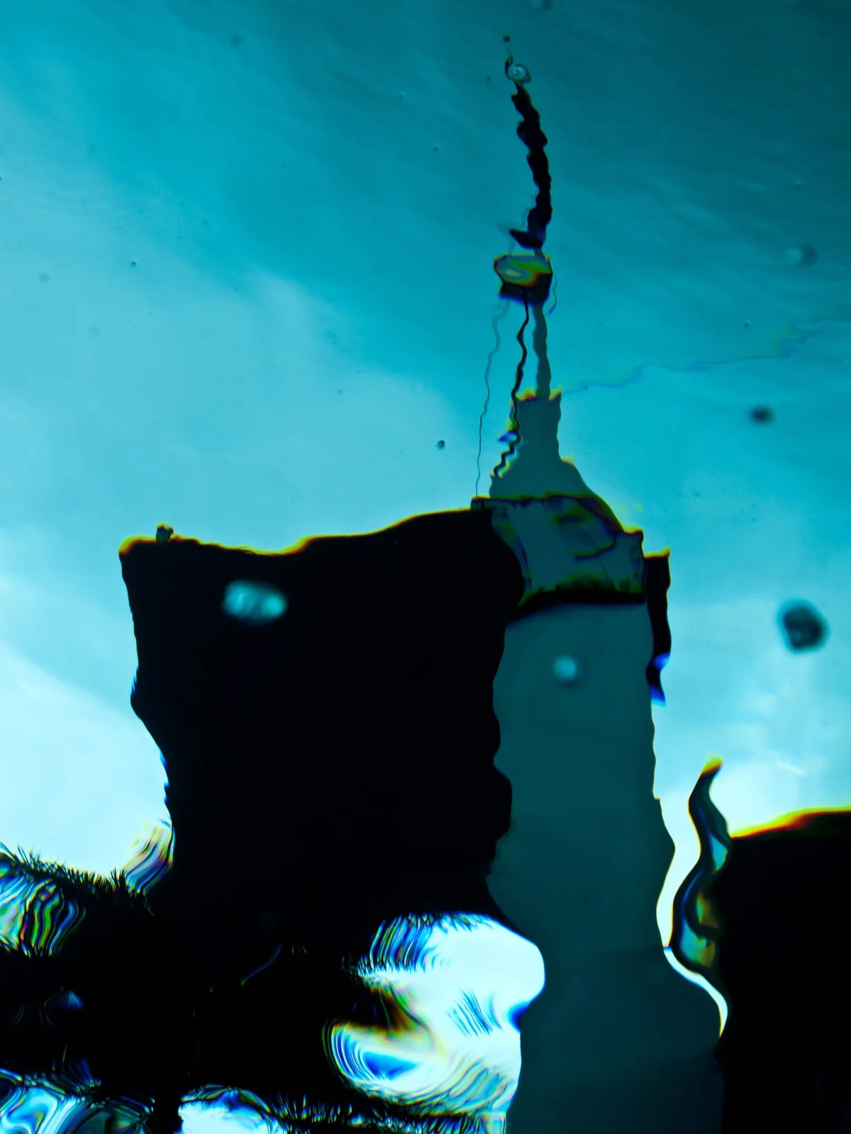 under_the_rain02.jpg