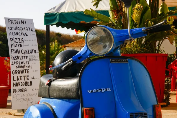 09.Vespa em Segesta_BAIXA.jpg