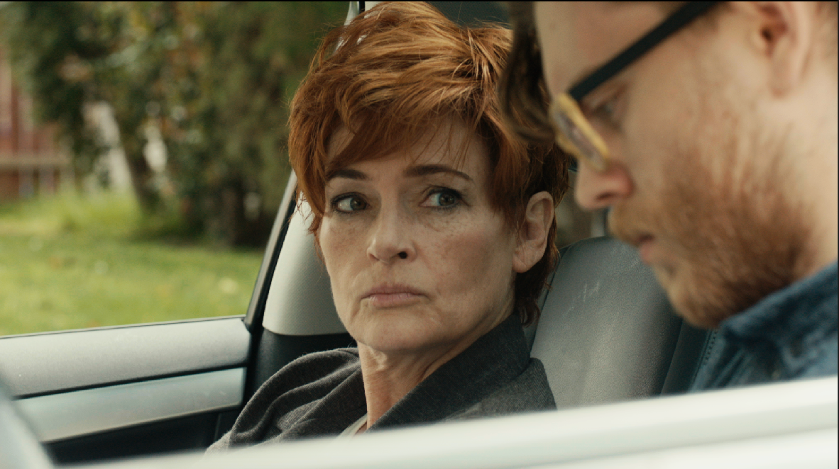 Carolyn Hennesy (Julia Bennet) is a Los Angeles based actress known for her roles as Diane Miller on General Hospital (Emmy nomination), Roslyn Harris on True Blood , Barb on Cougartown, and Mrs. Chesterfield on Disney Channel’s Jessie . Carolyn has also appeared on Devious Maids , Revenge , Dawson’s Creek, among many others.