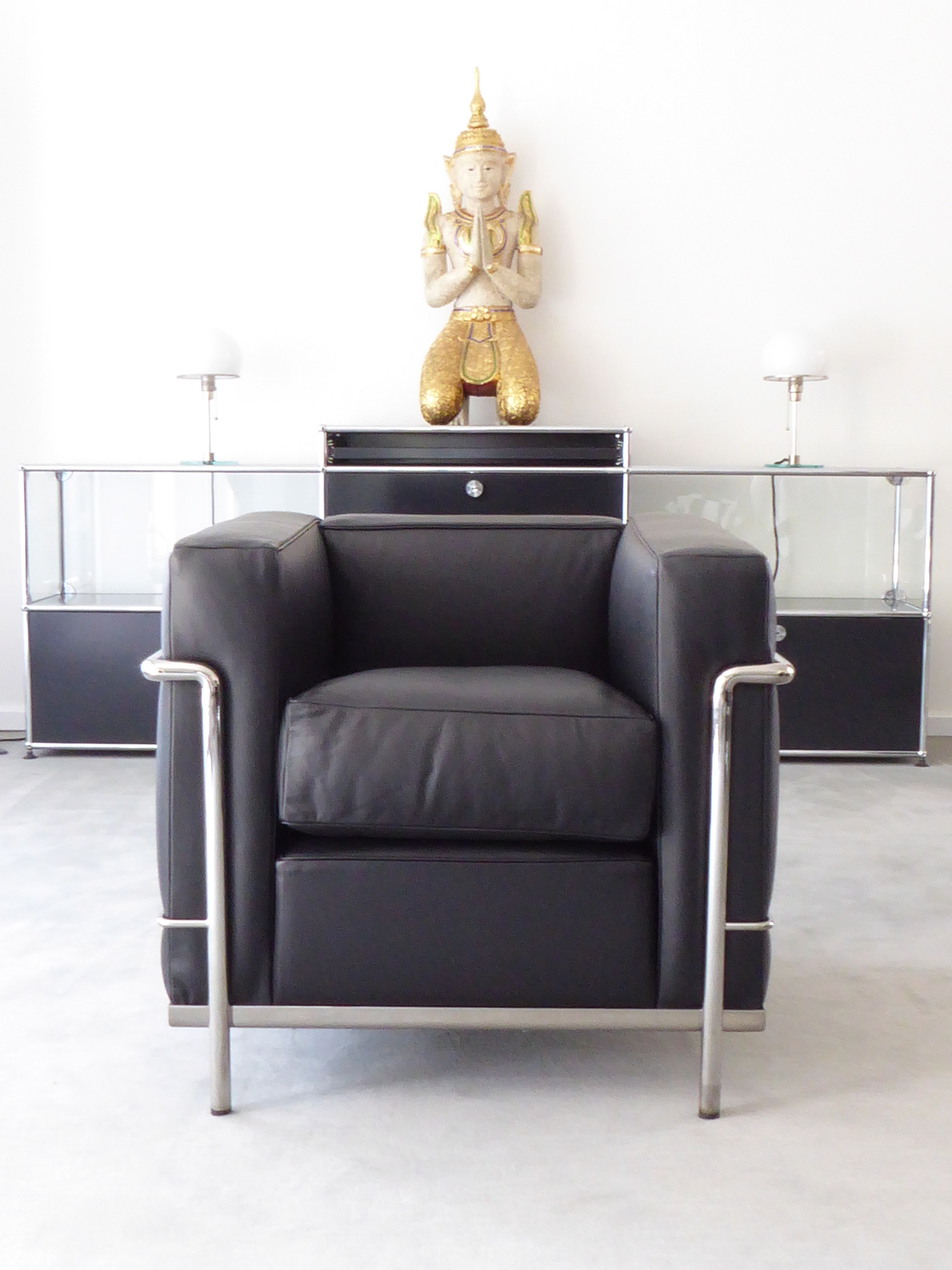 cassina le corbusier lc2 sessel leder schwarz chrom, top! — furniture4life
