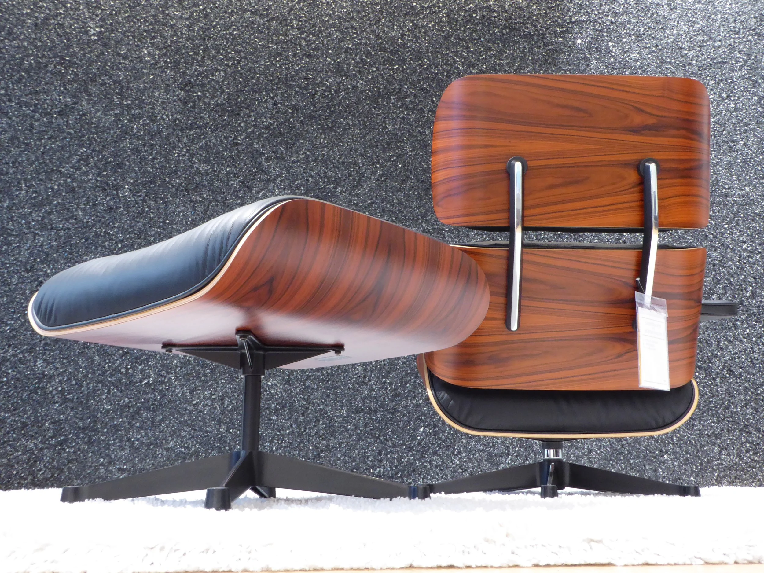 Vitra Eames Lounge Chair (neue Maße) &amp; Ott. Santos Palisander, Prem. Leder nero, Neu!