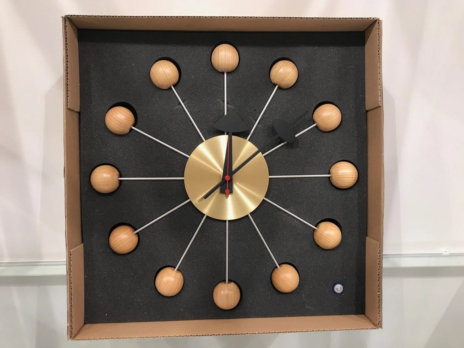 Vitra Wall Clocks Ball Clock Design by Nelson, Neu