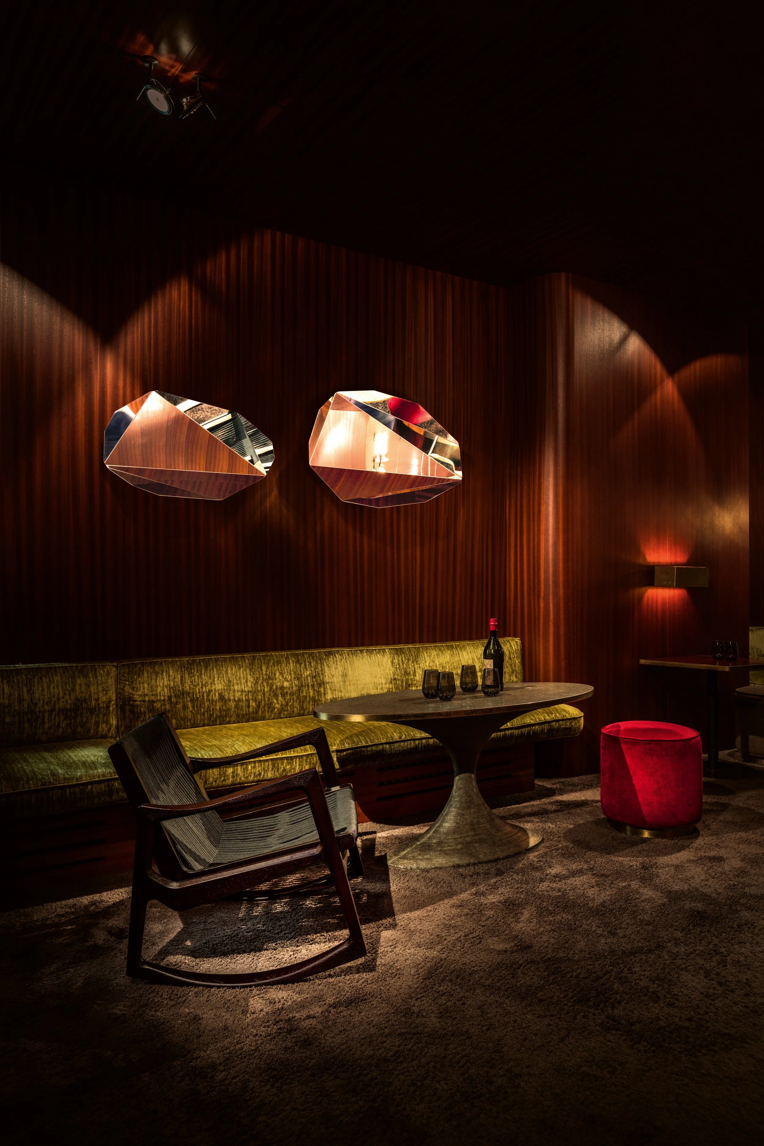 ClassiCon-euvira-rocking-chair-piega-mirror-spot-on-piega-photo-hassos.jpg