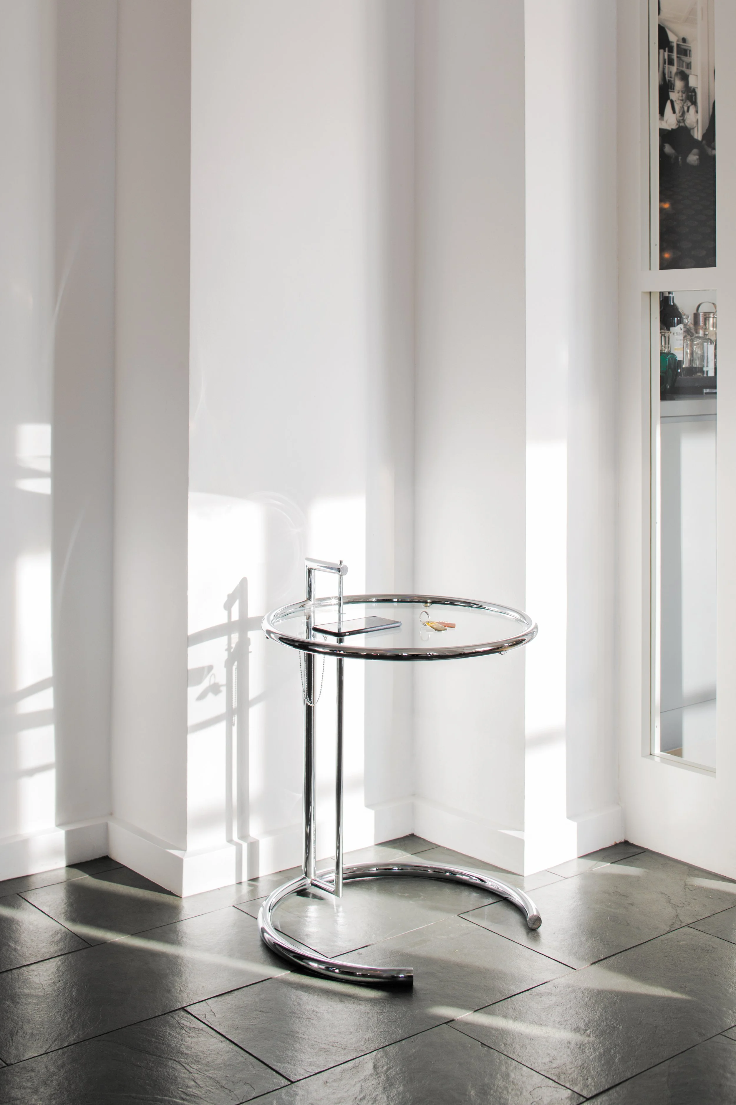 ClassiCon-adjustable-table-e1027-photo-hassos.jpg