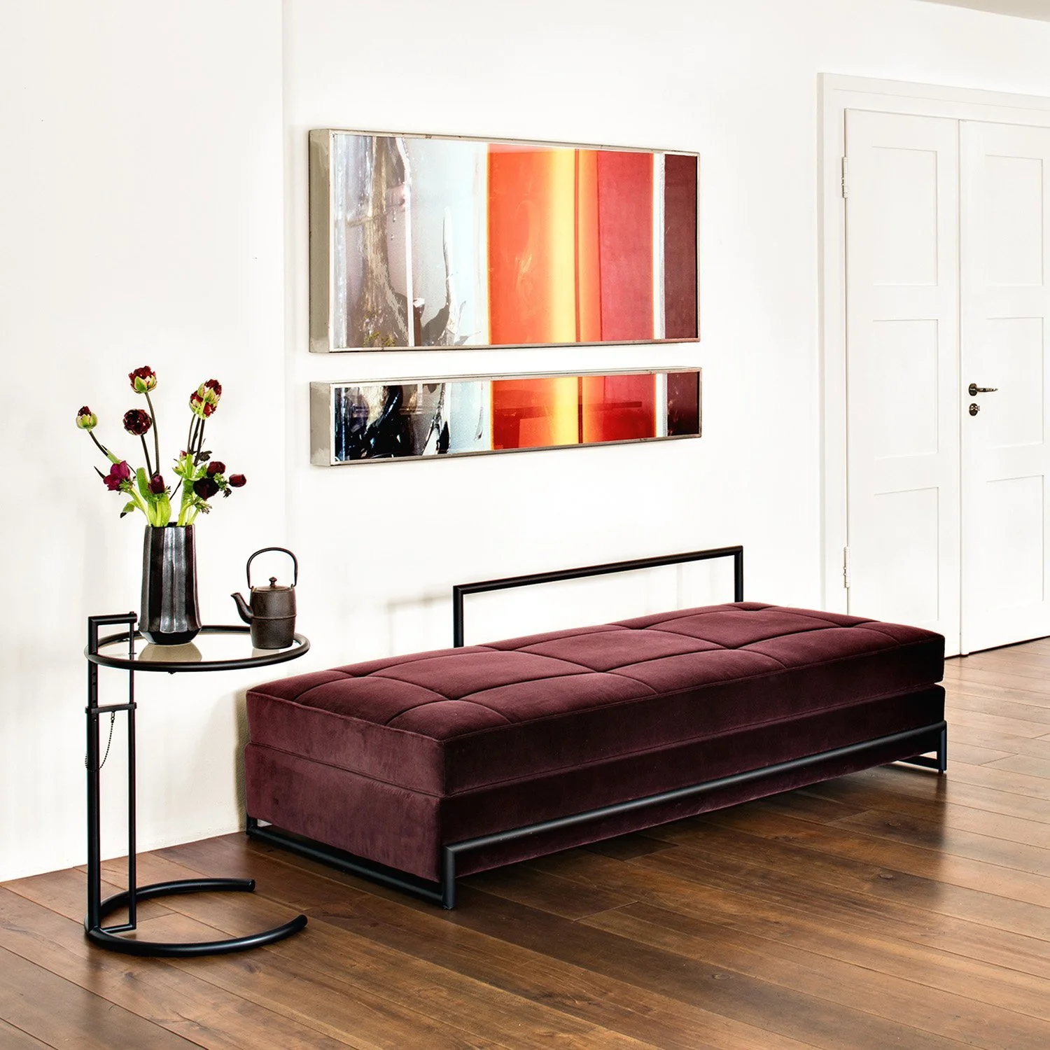 classicon-eileen-gray-e1027-adjustable-table-black-lifestyle-smow-03.jpg