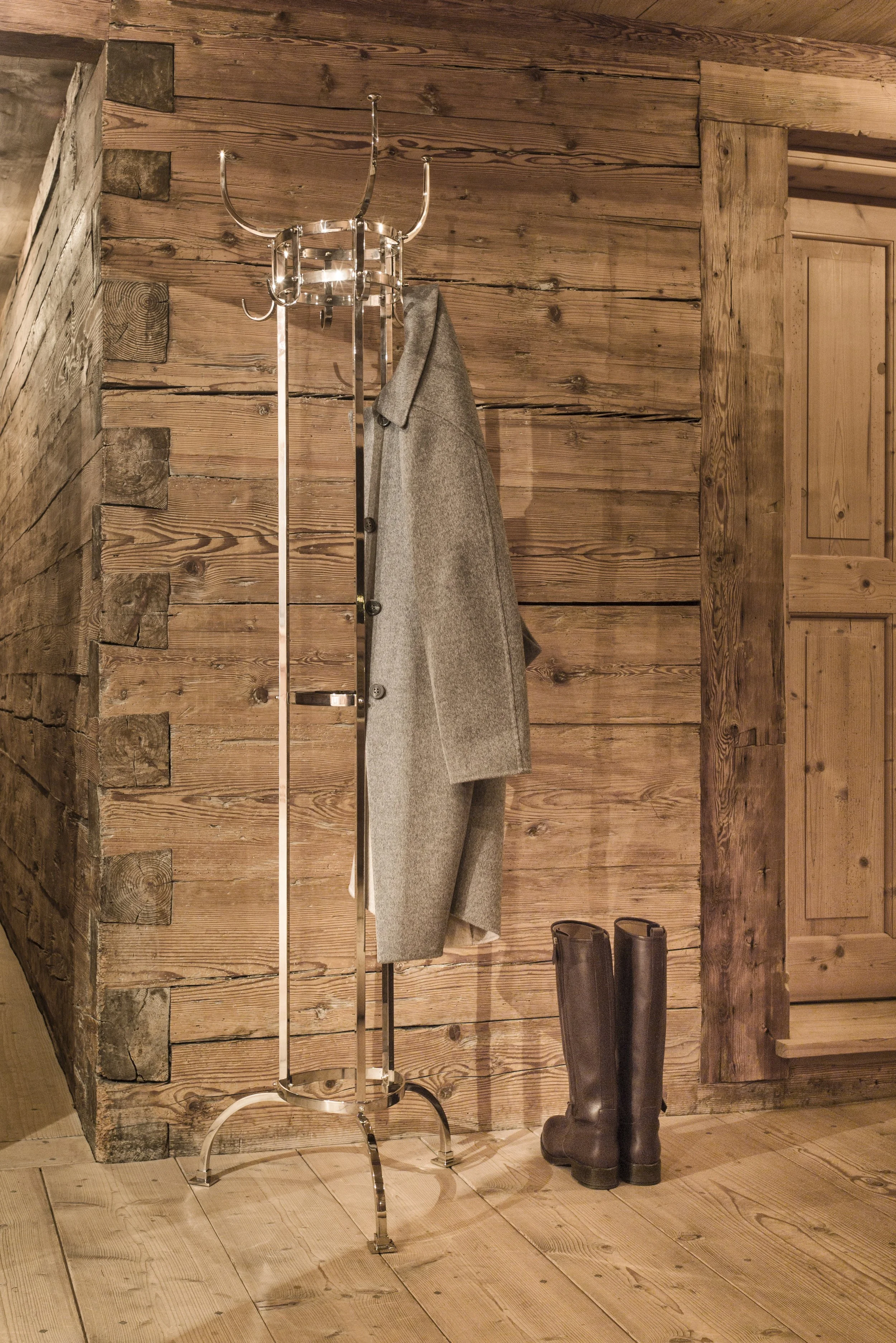 ClassiCon-nymphenburg-coat-stand-photo-breidt.jpg