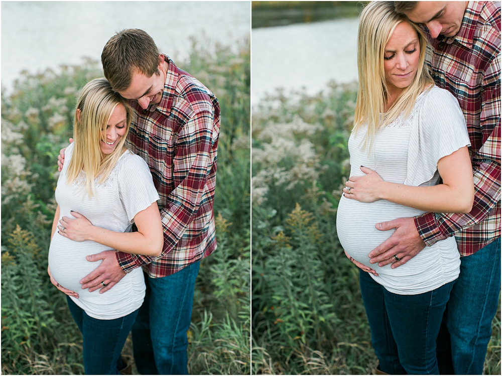 Minnesota fall maternity session showing plaid and white with baby bump