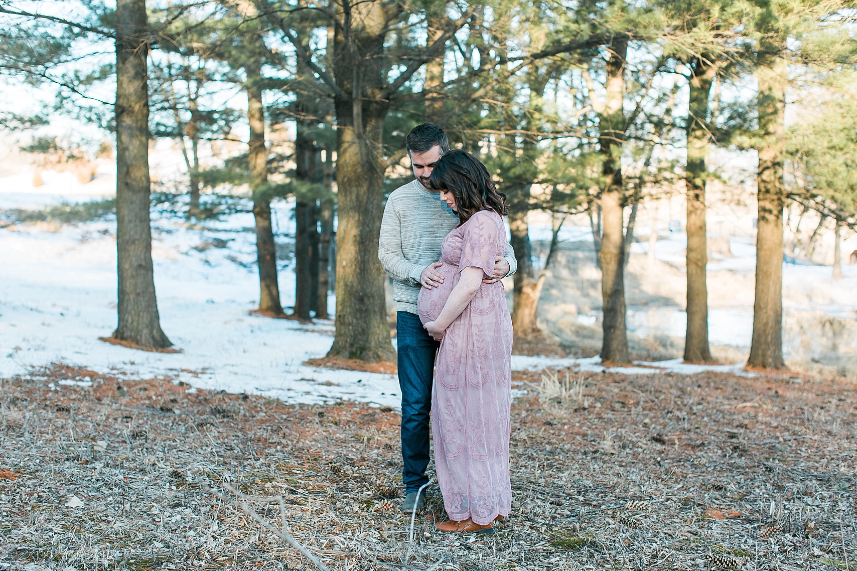 Minnesota Winter Maternity Session Lakefront Park Minneapolis Maternity Photographer Mallory Kiesow Photography