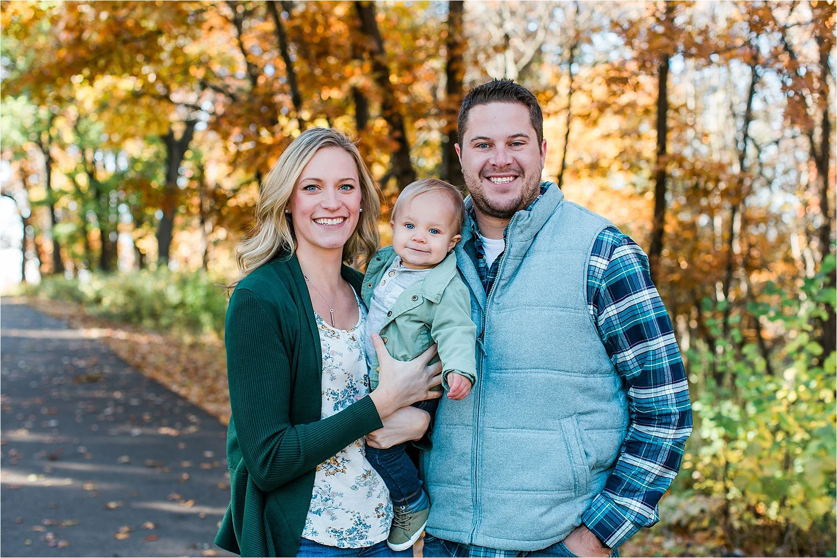 Minneapoils Family Photographer Long Lake Park New Brighton Fall Family Photos Mallory Kiesow-9.jpg