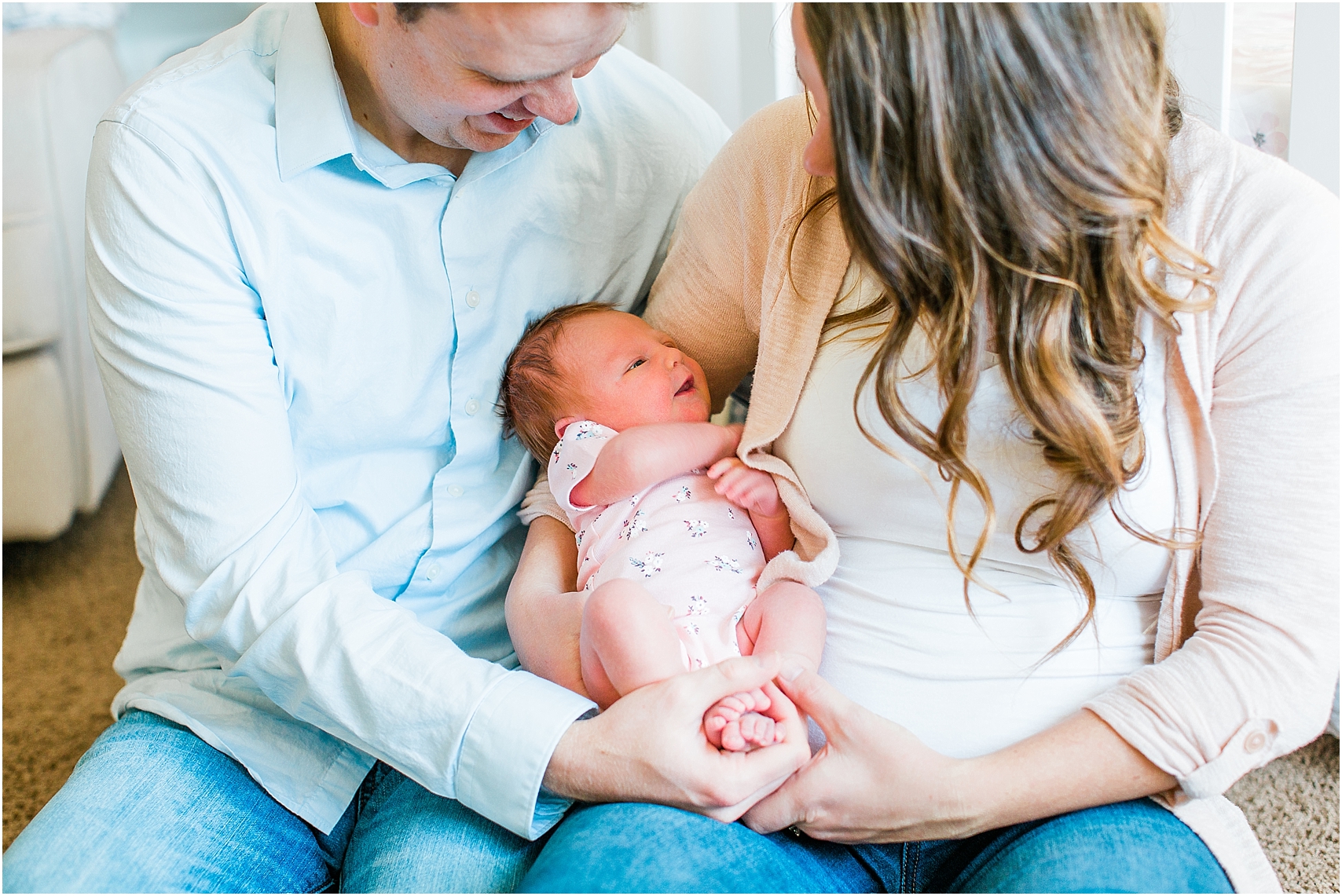 Minnesota Lifestyle In Home Newborn Photography Session Eagan Newborn Photography_0020.jpg