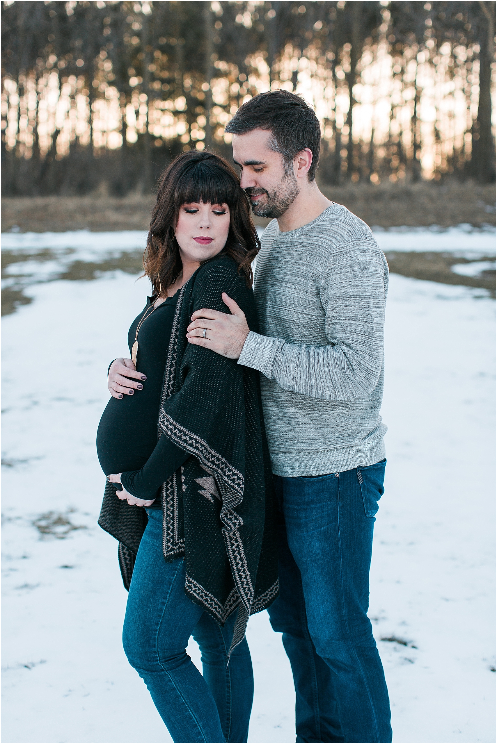 Minnesota winter maternity session Lakefront Park Prior Lake photographed by Mallory Kiesow, Minnesota maternity photographer_0009.jpg