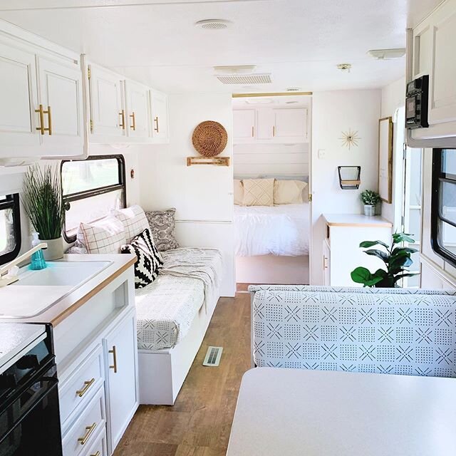 Home for the next few days. 🖤⁣
.⁣
Hoping we get to spend lots of time this summer in our little camper oasis. (And I will perhaps may be spending lots of quiet time in here in the driveway during naps. 🤣🤗👏🏻) ⁣
.⁣
.⁣
.⁣
.⁣
.⁣
.⁣
.⁣
.⁣
#camper #ca