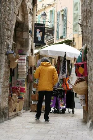 vence-town-life.jpg