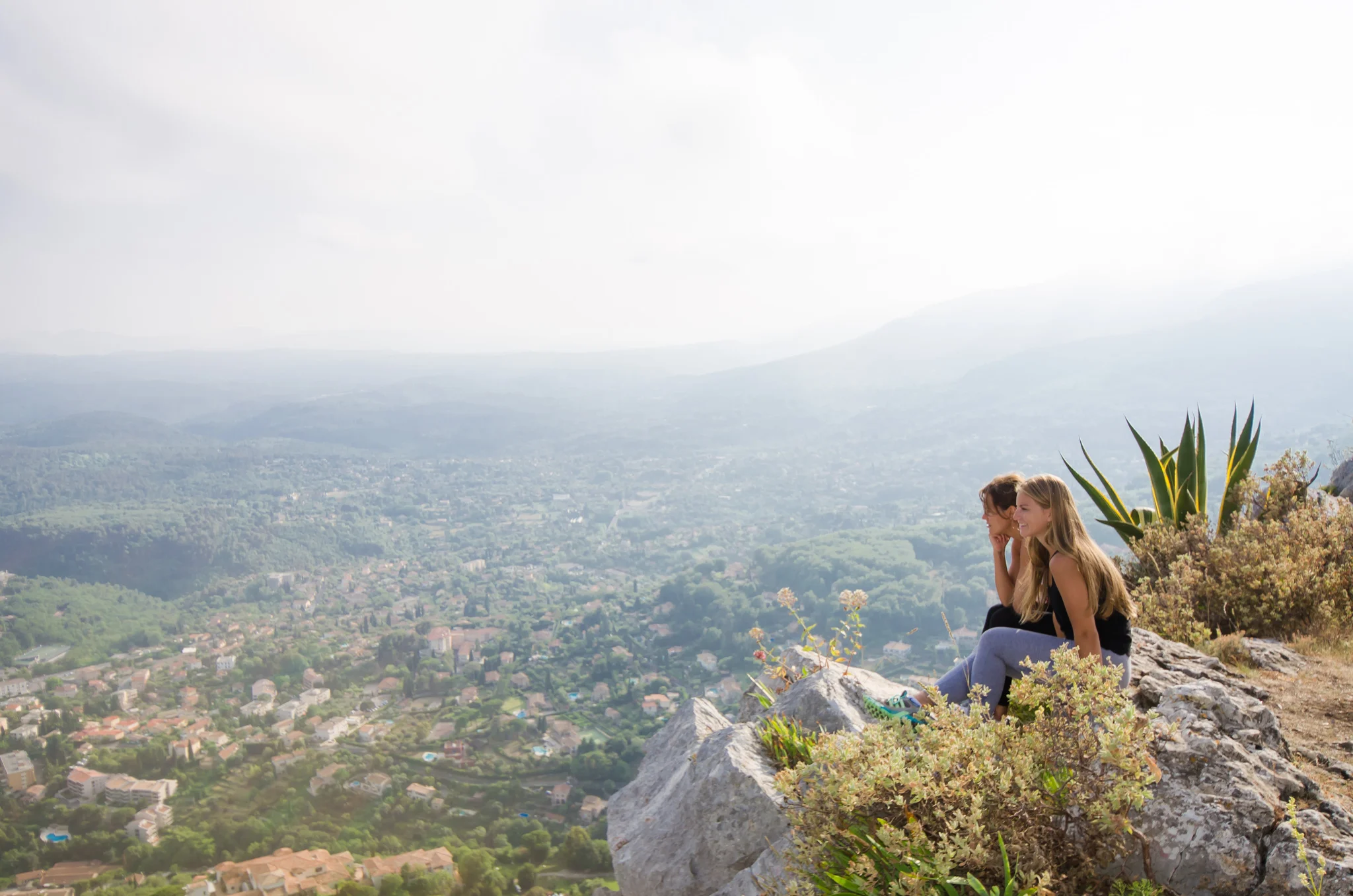 yoga-retreat-france-hike.jpg