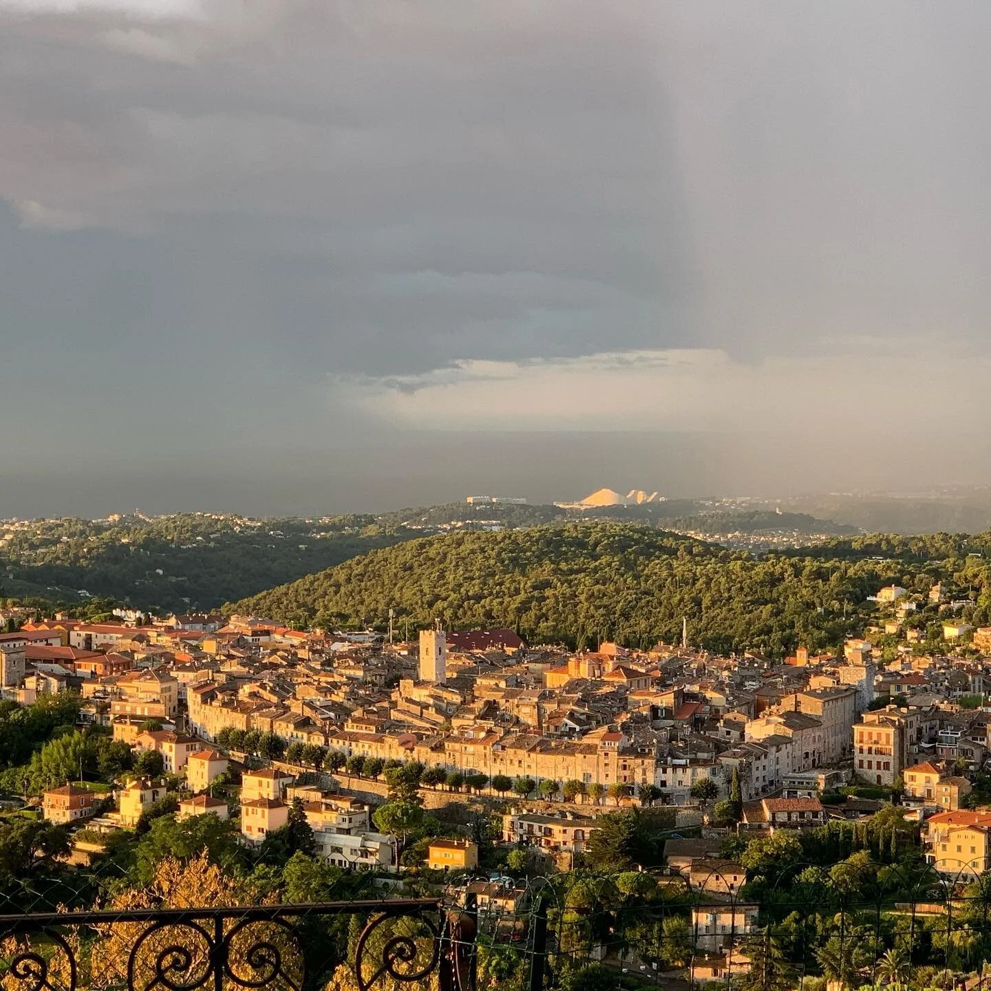 Bel orage ce matin #southoffrance #oilpainting #pleinairpainting