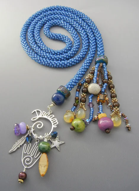 touch the dream collier inspiré par le tableau de Laly Mille