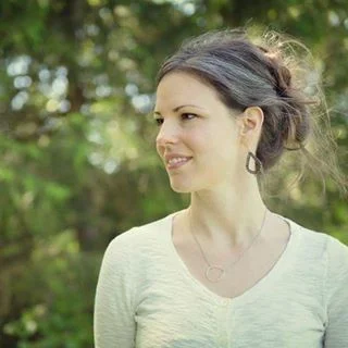 Petra Hrziwnatzki Mixed media artist, uplifting teacher and soulful inspirer