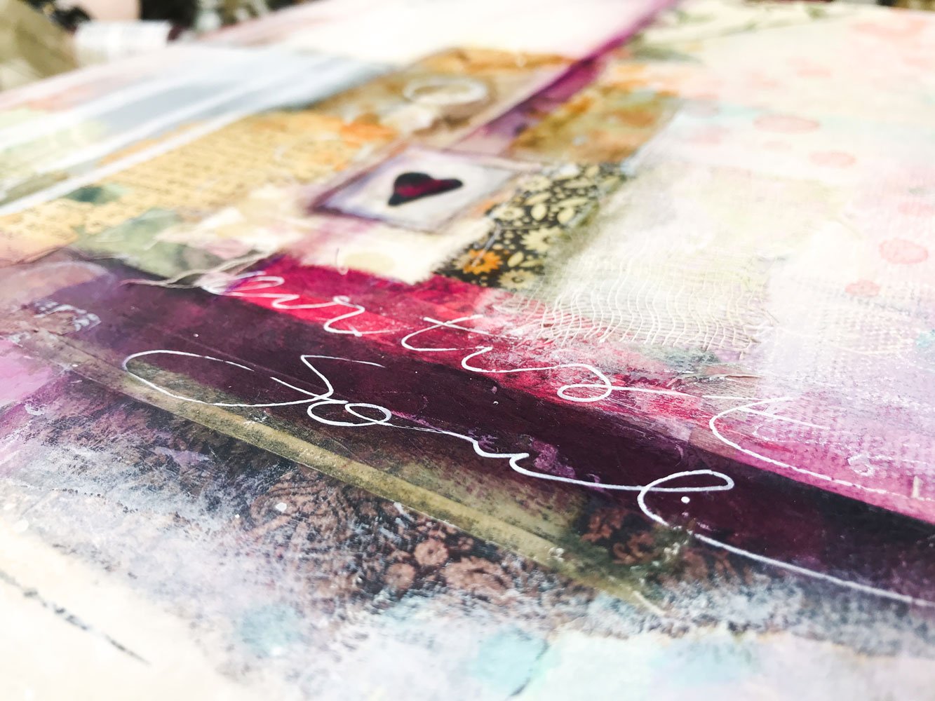 How to create your own playful and intuitive 'positive vibe mixed media  collage