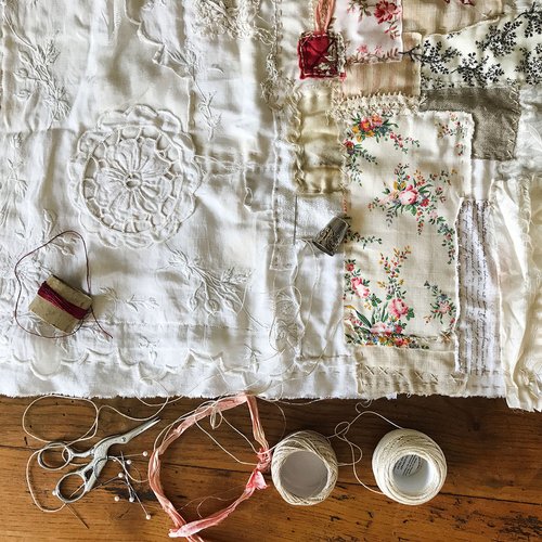 english paper piecing textile artist, stitching by hand, thread,  embroidery, stitch journal