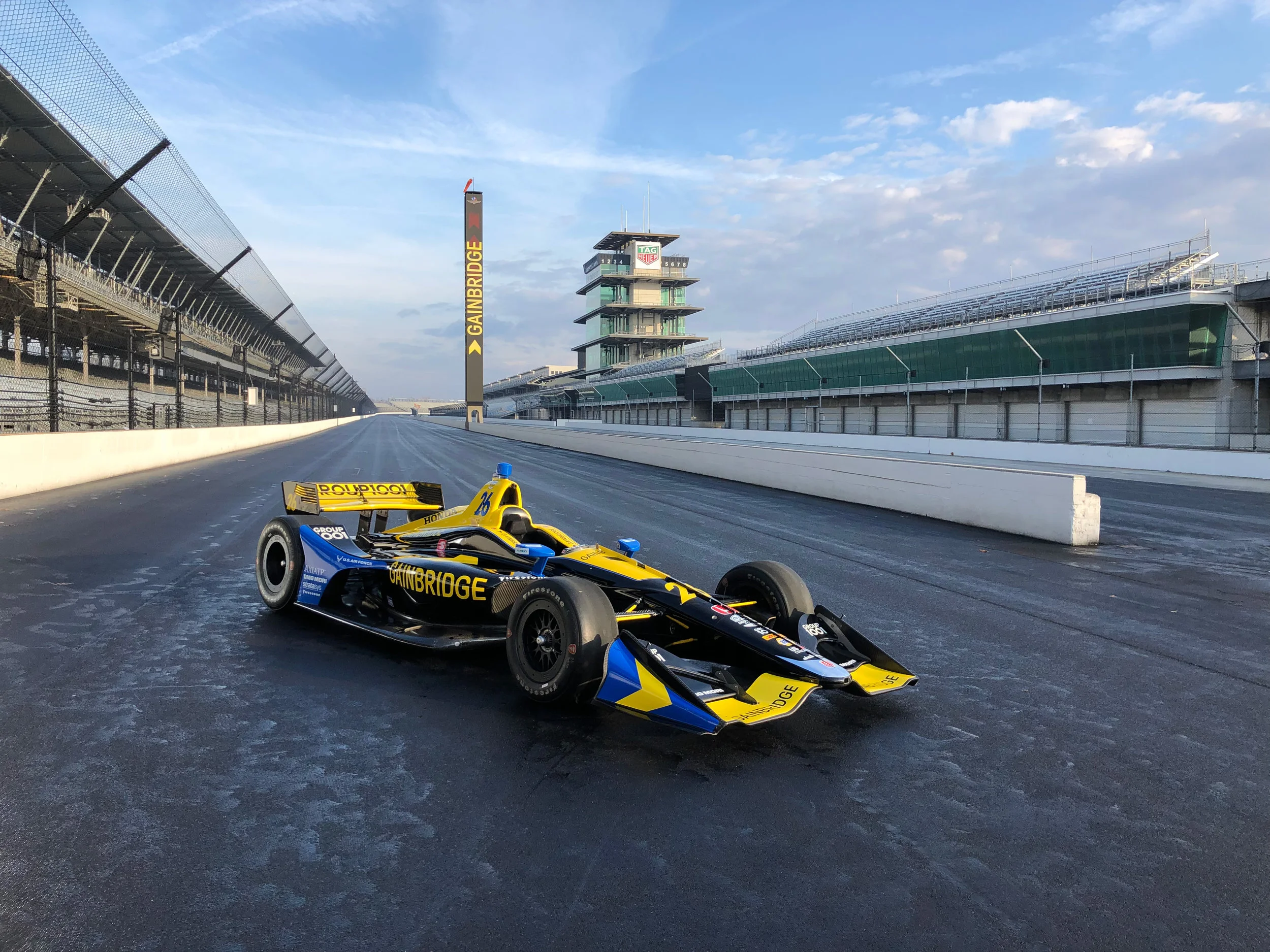 CarOnTrack.jpg