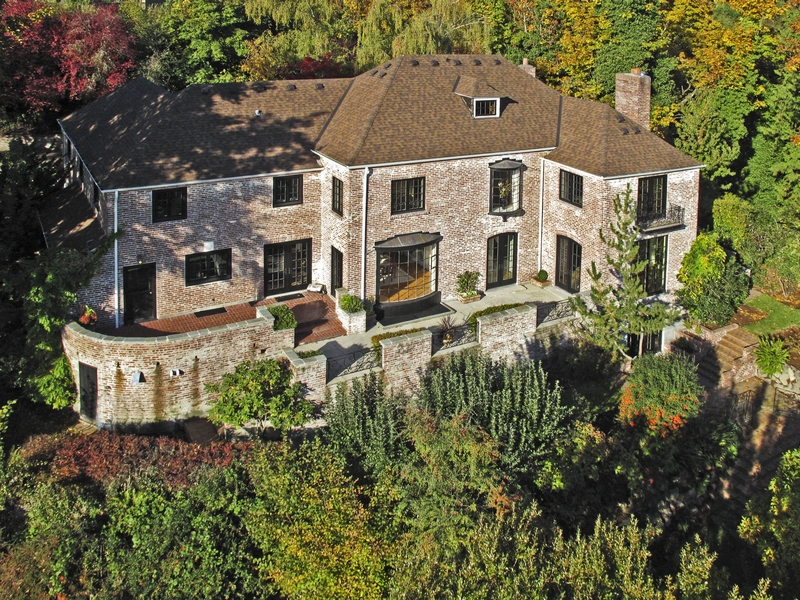 Mount Baker Estate Sold for $2,378,000 Represented the Seller