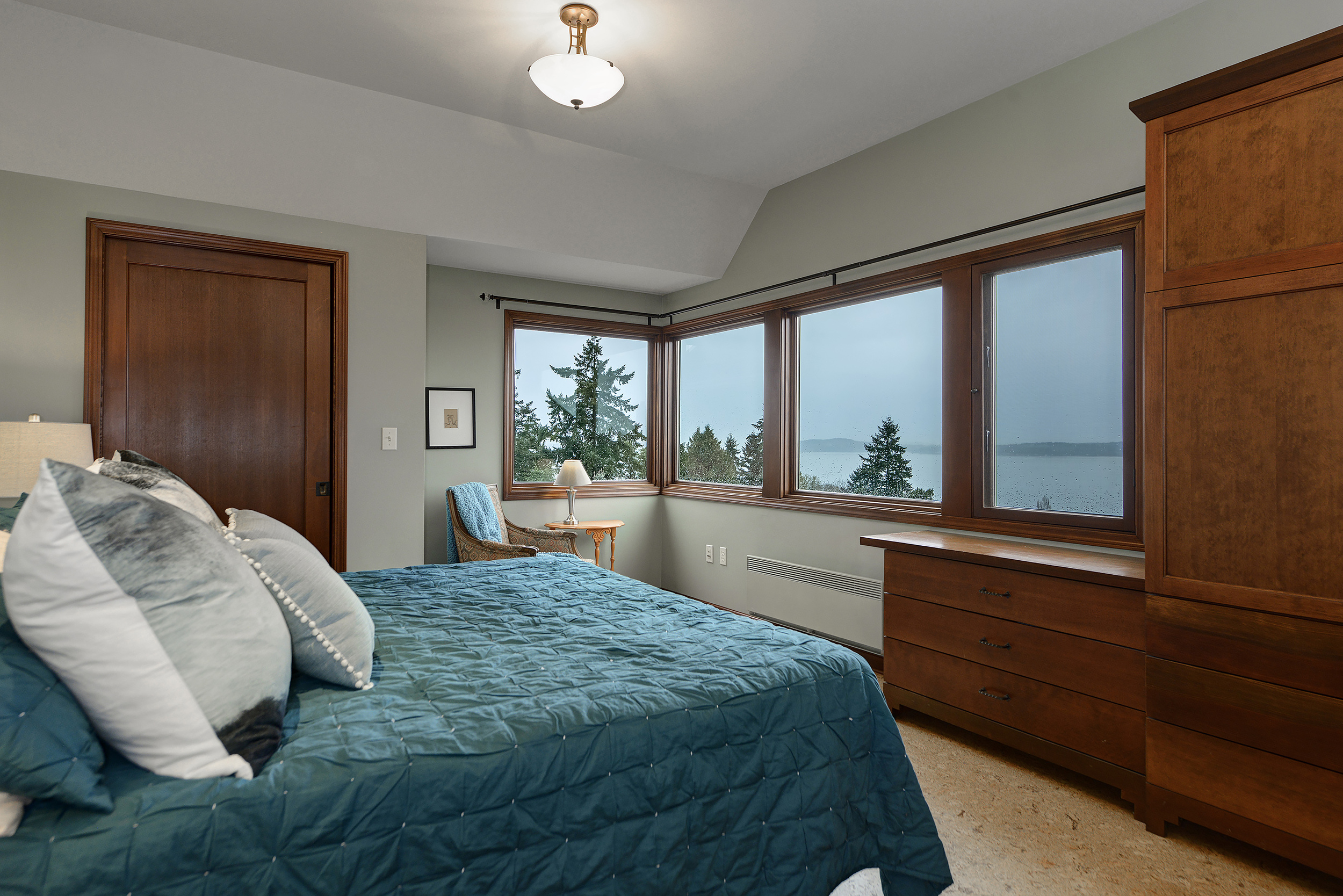 master bedroom 1.jpg