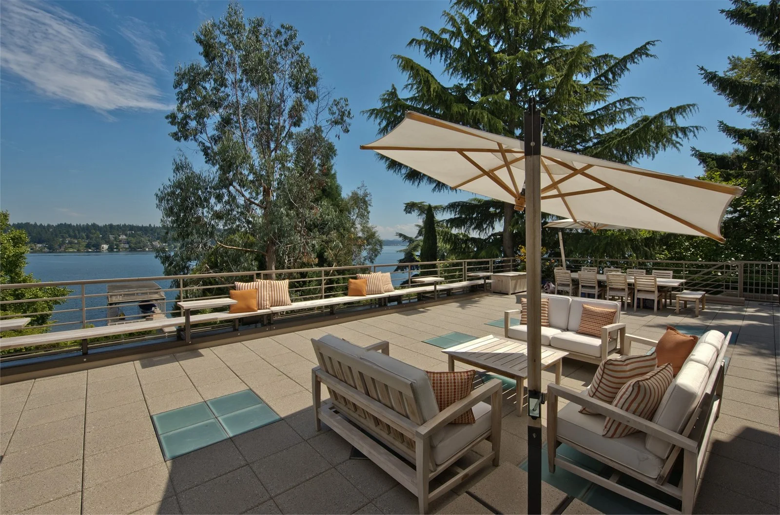 Seattle PI Features Lakehaven on List of Seattle's "Resort Homes" 