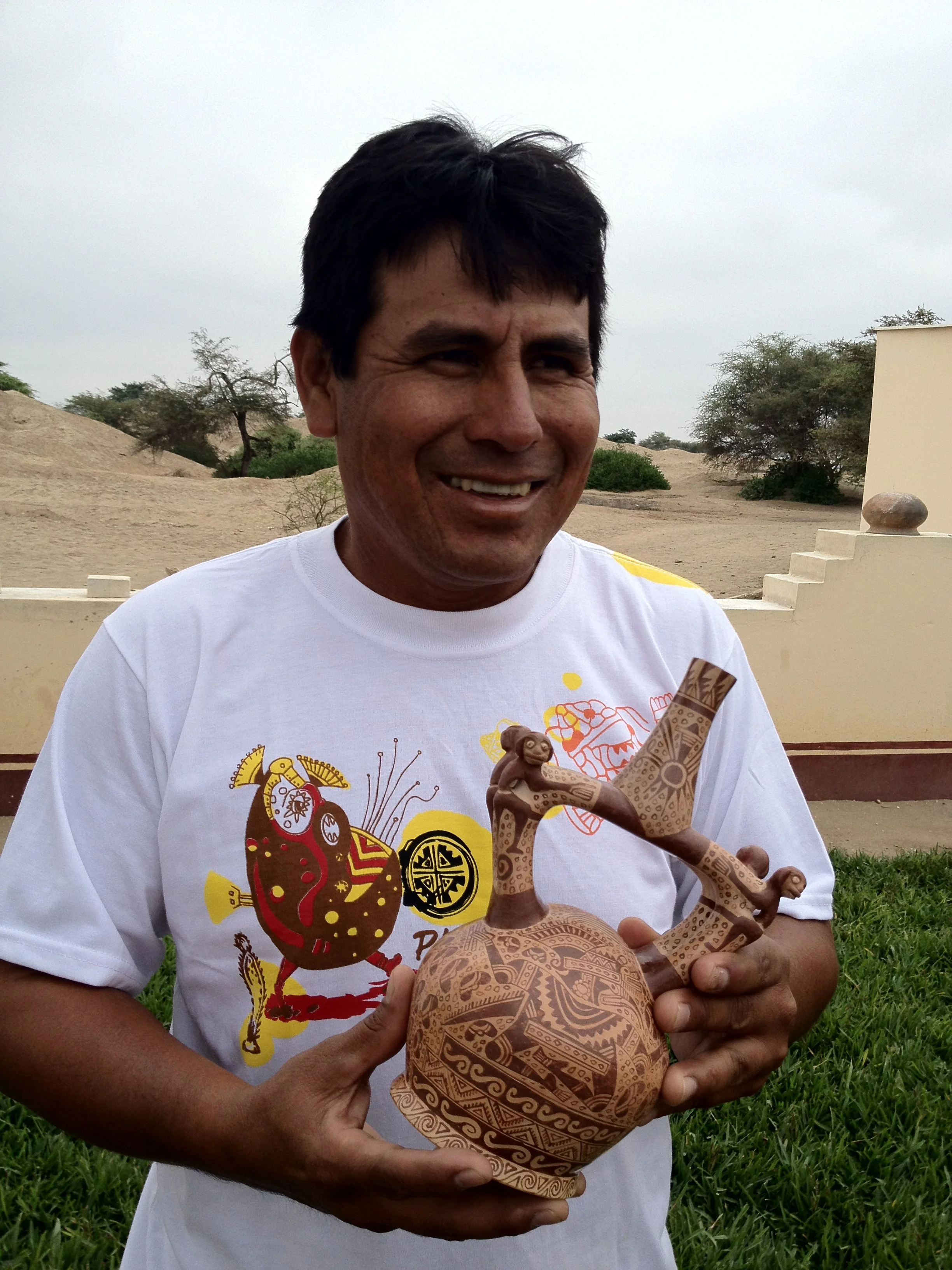The Project SPI is inspiring and creating local entrepreneurs. Tourism and local sales have been encouraged through the construction of a visitors' center, including a workshop, store, picnic area and toilets. Led by master-craftsman Julio Ibarolla (above), a group of apprentices have learnt to produce high quality ceramics based on local designs, while a local blacksmith has created a business specializing in archaeological tools. We also expanded opportunities through a screen-printing workshop to make products decorated with iconography from the site.