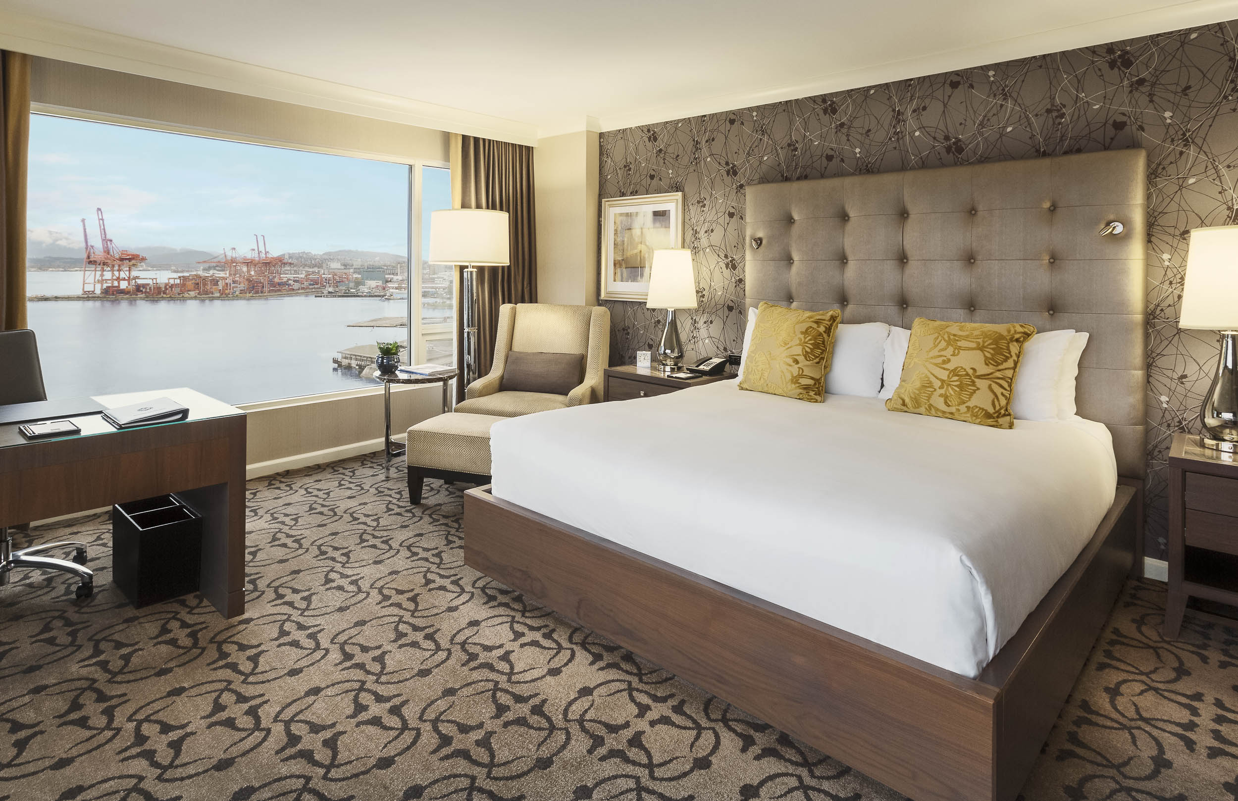 Fairmont_WaterFront_Room-after.jpg